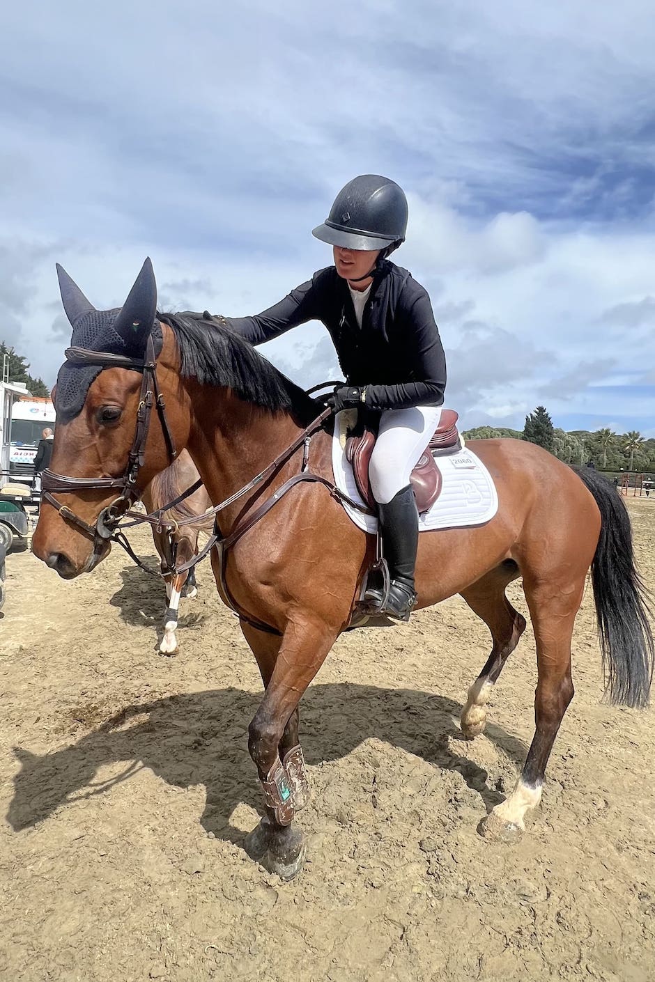 Sparkle White Jump Saddle Pad - BREIJA