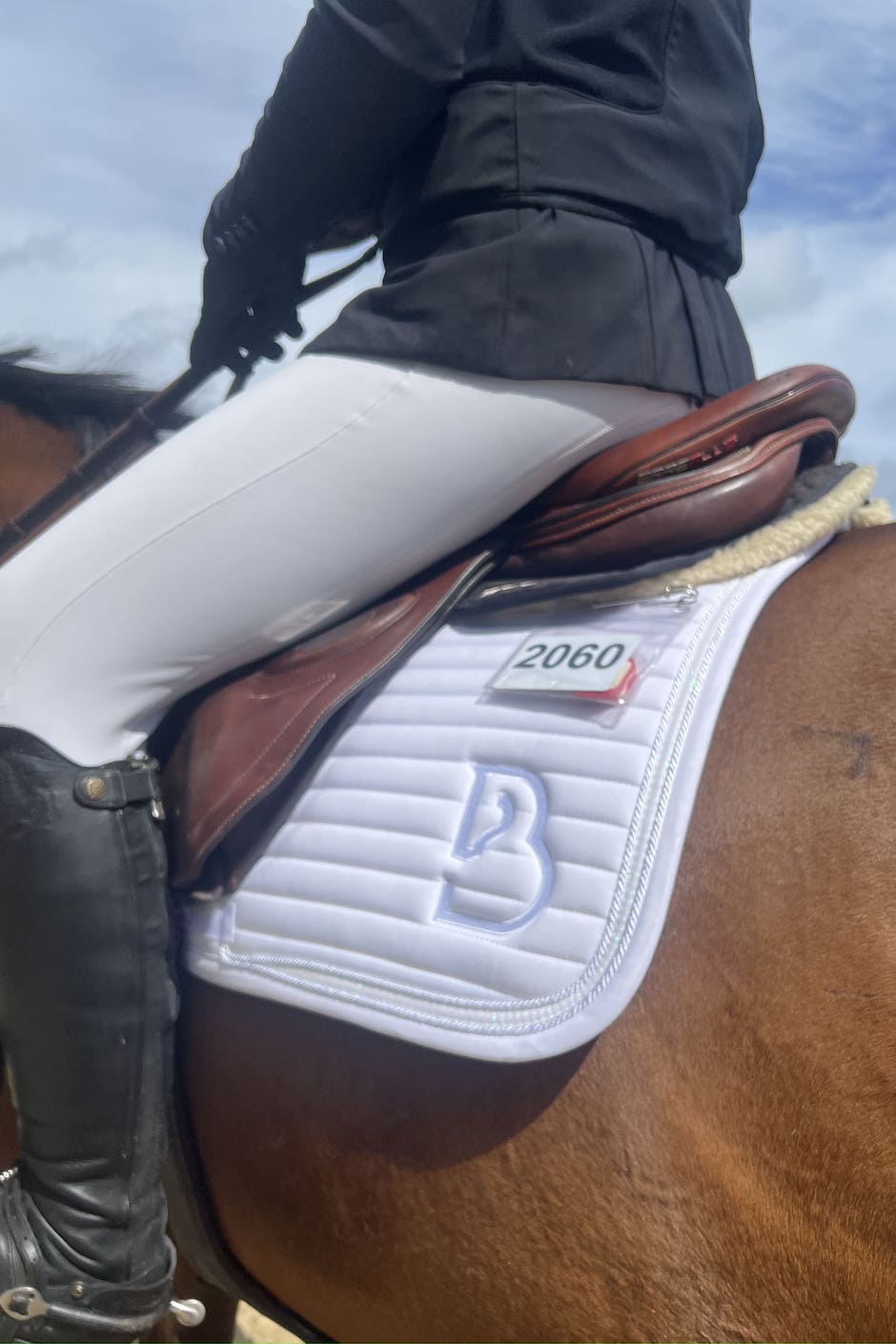 Sparkle White Jump Saddle Pad - BREIJA