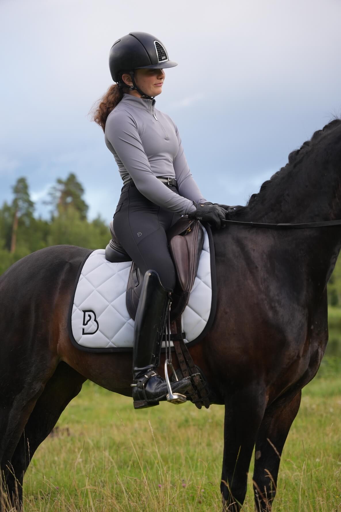 Arktis Grau Dressurschabracke